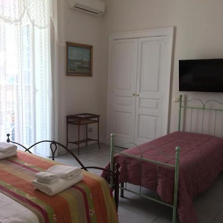 Bed and Breakfast Ciro A Maschio Angioino à Naples Extérieur photo